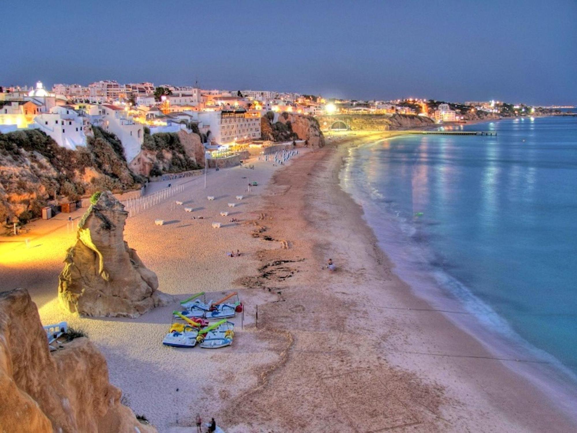 Apartment Luxury 3 Bedroom Apartment, Pool Garden Views Albufeira
