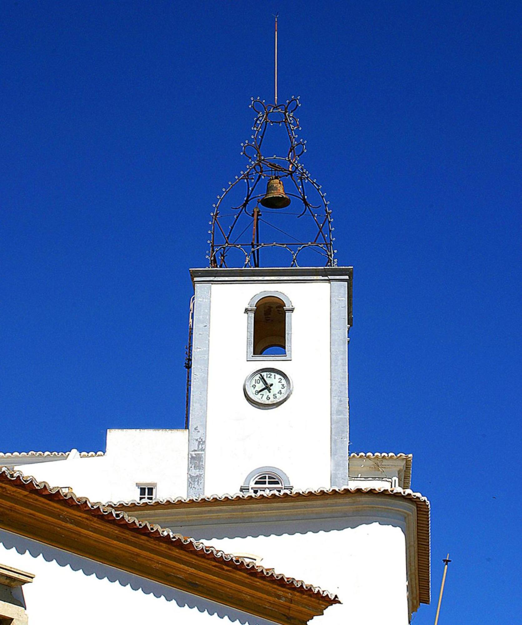 Luxury 3 Bedroom Apartment, Pool Garden Views * Albufeira