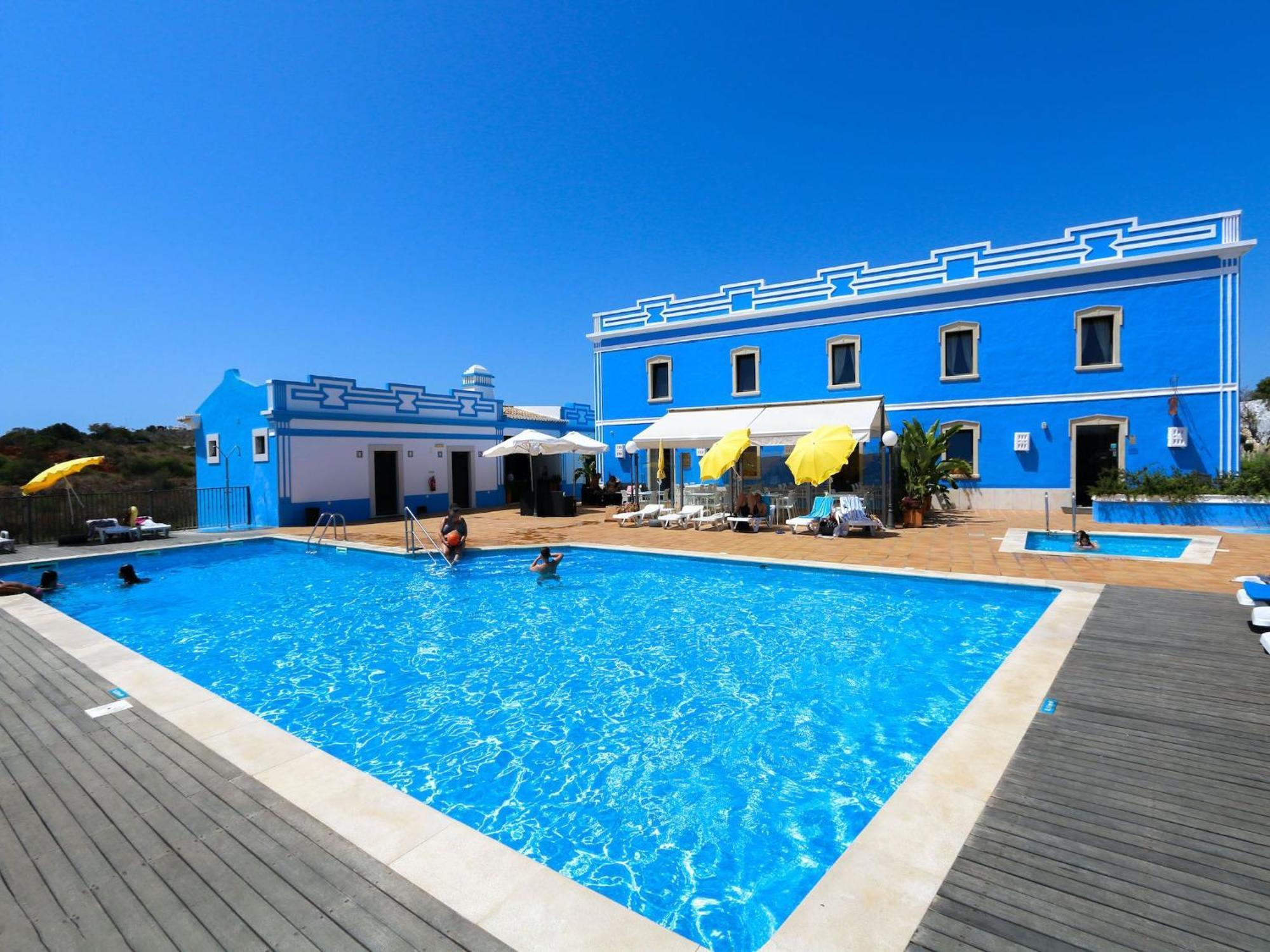 Luxury 3 Bedroom Apartment, Pool Garden Views Apartment *